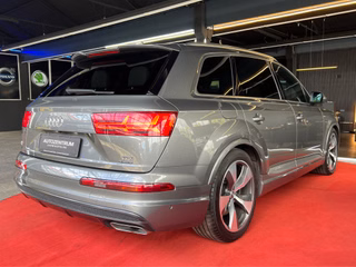 Audi Q7 3.0 TDI quattro S-Line / 7-Sitzer / HEAD-UP / SIDE ASSIST / AUDI PRE ASSIST / ACC / - foto 2