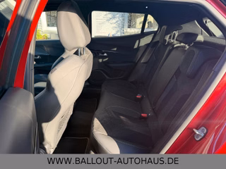 Peugeot 2008 GT Pack*2.HAND*PANO*ACC*SPUR*TEMP*FOCAL* - foto 5