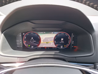 Skoda Karoq 1.5 TSI Sportline DSG / AHK / ACC / NAVI / KAMERA - foto 7