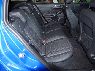 Ford Focus Turnier ST-Line X 1.0 EcoBoost Hybrid - foto 4