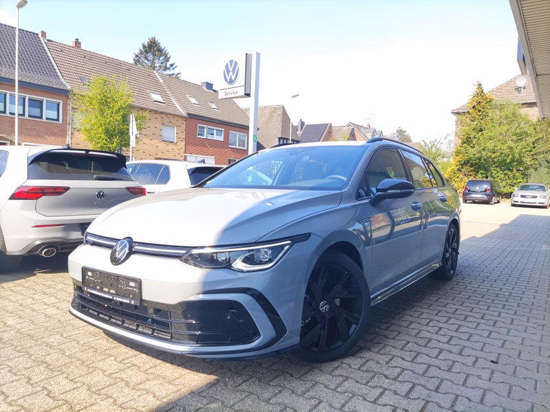 Volkswagen Golf Variant VIII R-Line IQ,NAV,AHK,PANO