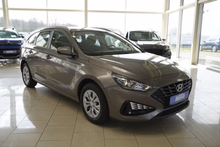 Hyundai i30 CW 1.5 110PS 3*J.Gar/Klima/Pdc/Temp/4xEfh  **