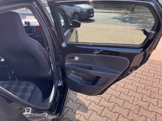 Volkswagen up! 1.0 TSI GTI - foto 20