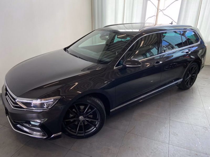 Volkswagen Passat Variant 2.0 TDI DSG 4M R-LINE MATRIX 19"