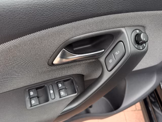 Volkswagen Polo V GTI 1.4TSI*Aut.*Navi*Xenon*PDC*SHZ*ALU - foto 11