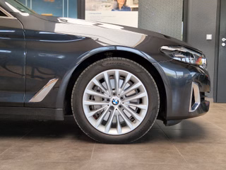 BMW 530d xDrive Luxury Line*KAMERA*CARPLAY*HEBEDACH* - bilder 8