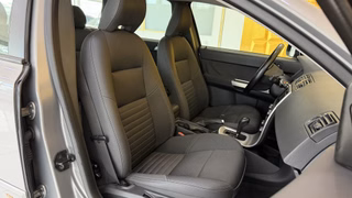 Volvo V50 Kombi D5 AUTOMATIK SHZ A/C - photo 4