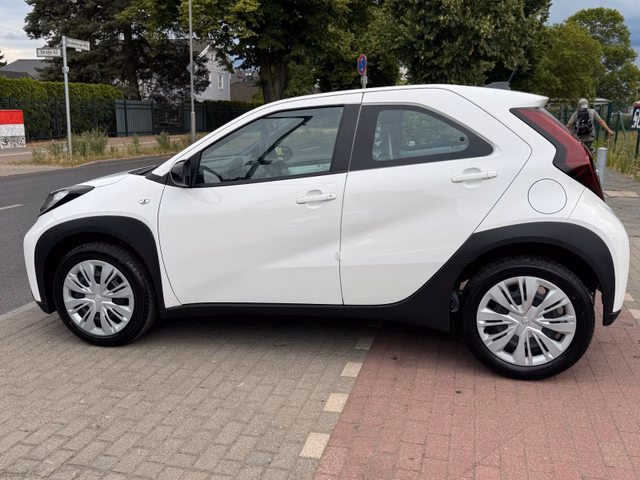 Toyota Aygo X Business Edition*Aut.*CarPlay*SHZ*CAM*4KM - foto 7