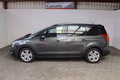 Daumennagel 5 - Peugeot 5008 Platinum LEDER PANO NAVI SHZ
