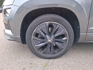 Skoda Karoq 1.5 TSI Sportline DSG / ACC / NAVI / KAMERA / SITZHEIZUNG - bilder 13
