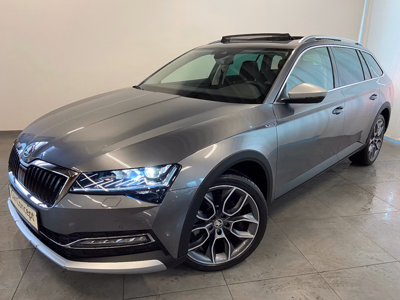 Skoda Superb Combi Scout 4x4 PANO AHK StHz 19" ACC