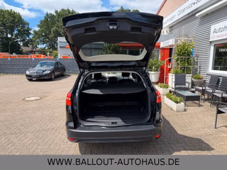 Ford Focus Turnier Titanium*KLIMA*NAVI*TEMP*SYNC*SHZ* - photo 6