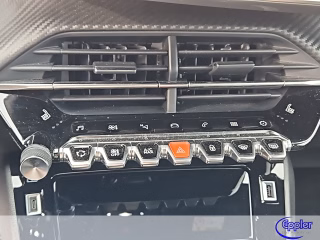 Peugeot 2008  GT Pure Tech 130 EAT8 Navi Sitzheizung - foto 4