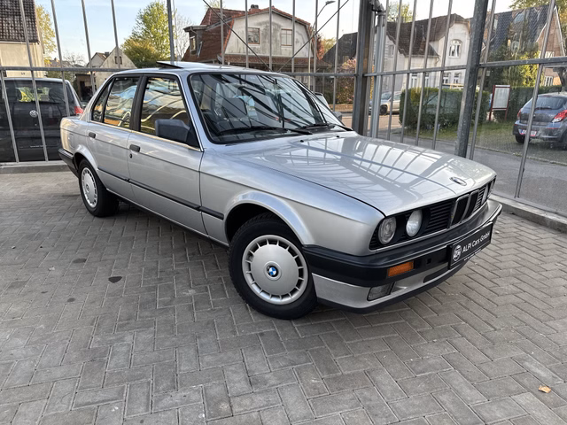 BMW 320i  E30 SITZHEIZUNG TÜV NEU SCHIEBEDACH - photo 1