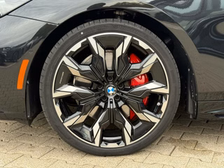 2027 BMW 540i xDrive - photo 9