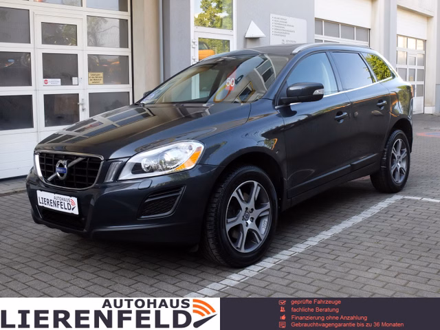 Volvo XC60 Summum Geartronic Leder Xenon Navi - фото 1