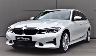 BMW 320 d Luxury Line /NAVI/LEDER/LED/AHK/KAMERA/PANO/SIDE