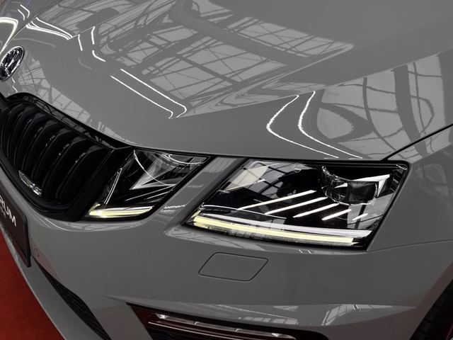 Skoda Octavia Combi V-RS 245 / PANO / ACC / LED / LANE-ASSIST / FRONT-ASSIST - foto 10