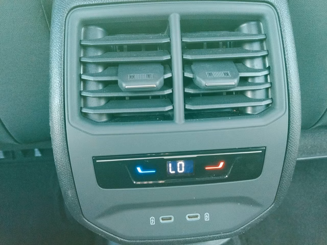 Seat Leon Sportstourer Style Automatik*1.HAND*NAVI* - foto 9