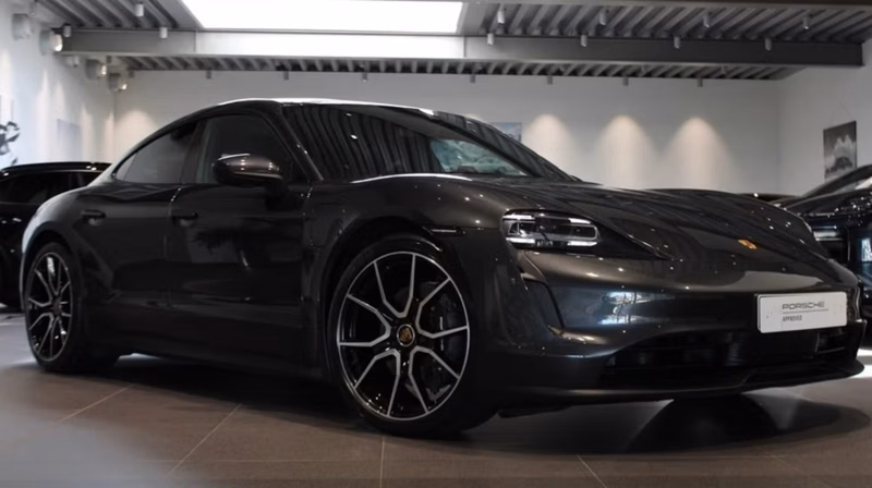 Porsche Taycan Sport-Chrono*PASM