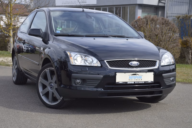 Ford Focus Titanium  Xenon 2.Hand Teilleder