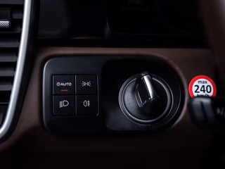 Porsche Cayenne  ACC PANO LUFT SPUR 360-CAM 21" - bilder 9