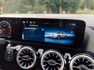 Mercedes-Benz GLA 220 4M AMG+Multibeam+Carbon+Kamera+Memory+19 - foto 7