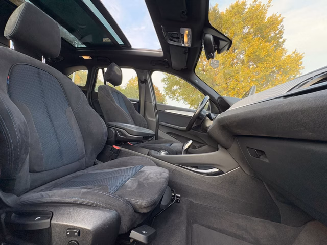 BMW X1 sDrive 20 i M Sport HUP*Pano*Kamera*Tempo*Nav - foto 10