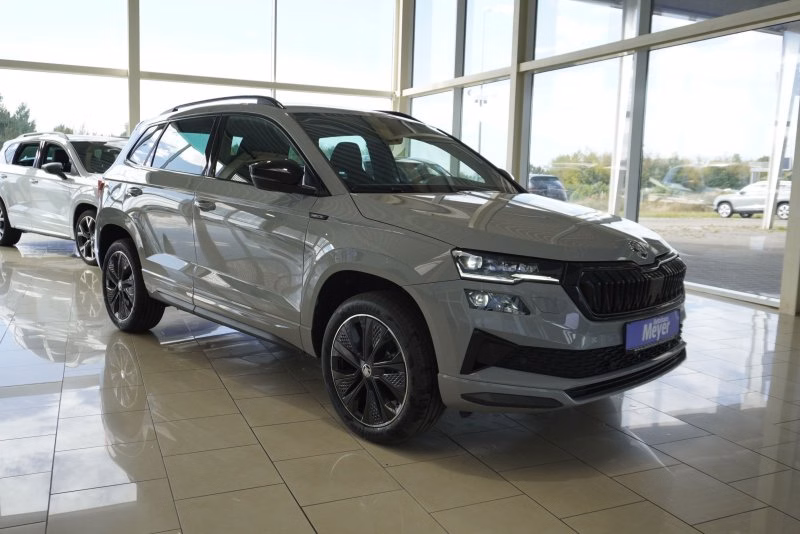 Skoda Karoq Sportline 1,5TSI DSG 4*J.Gar/Pano/aAHK/Matrix/Navi    **