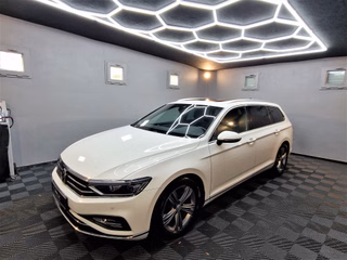 Volkswagen Passat Variant R-LINE|VIRTUALTACHO|PANO|LEDER|NAVI|ACC|LED