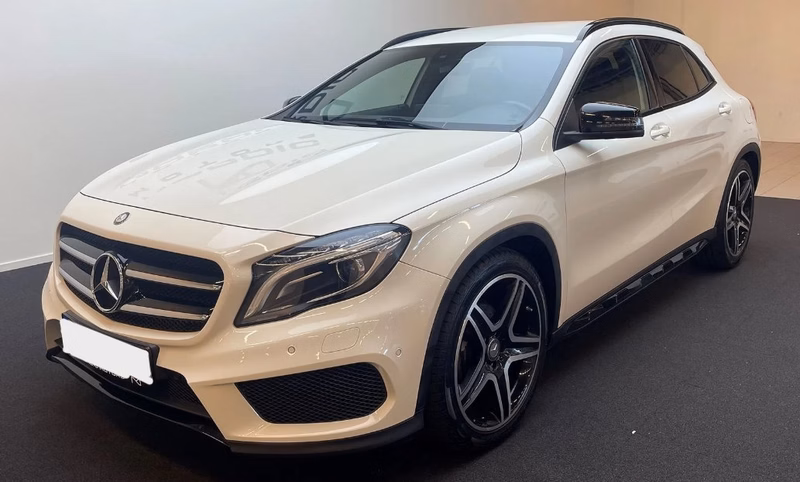 Mercedes-Benz GLA 200 AMG LINE PARKSENSOREN BLUETOOTH