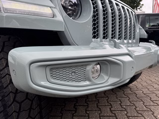 Jeep Wrangler Unlimited Rubicon 4xe Sonder-Umbau Komplettlackierung - bilder 20