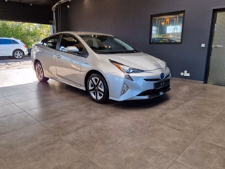 Toyota Prius Executive Hybrid 1.8*Navi*Touch*Xenon*JBL - foto 1