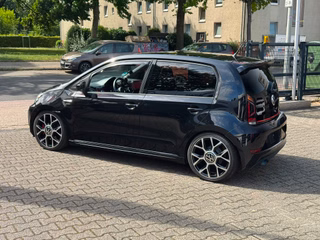 Volkswagen up! 1.0 TSI GTI - foto 7