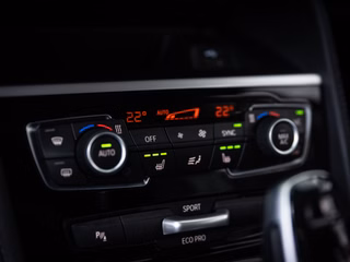 BMW 218 d Sport Line  LED RFK H-K AHK SHZ - bilder 3