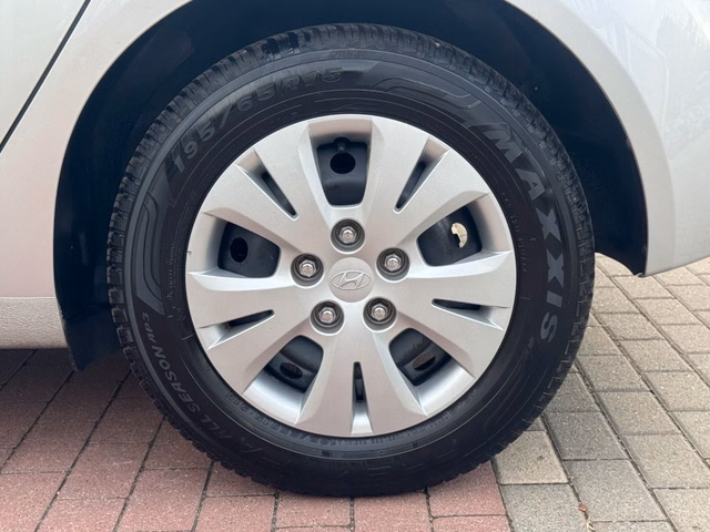 Hyundai ix20 Comfort*Aut*Klima*PDC*Allwetter*TÜV NEU* - foto 10
