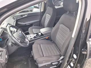 Ford S-MAX 2.0 Aut AHK abn Navi DAB Rückf-Kamera PPS v+h Sitzheizung - foto 2