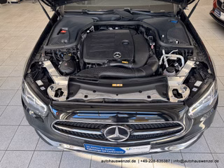 Mercedes-Benz E 200 Cabrio Aut. - LEDER KAMERA 19-ZOLL AIRCAP - foto 27