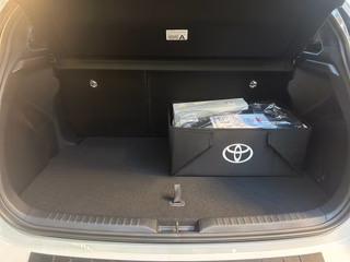 Toyota Yaris Hybrid GR Sport 1,99% +JBL+ Infotainment-Paket, Safety-Paket - bilder 16