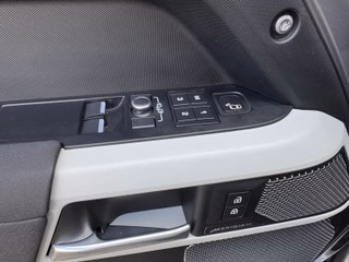 Land Rover Defender 90 D200 3.0 Mild-Hybrid SE - foto 33