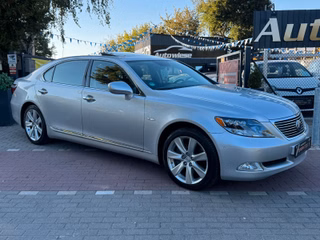Lexus LS 600h L*President*Aut.*Leder*Alcantara*TV*Voll