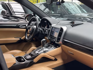 Porsche Cayenne 3,0 Diesel Platinum Edition CHRONO / PANO / CAM / BOSE / START-STOP - foto 40