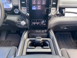 Dodge RAM 5.7 V8 HEMI Limited Night 2026 + 3 Jahre Garantie - bilder 19