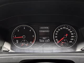 Volkswagen T6 Multivan 2,0 TDI EUd6 AdBlue Trendline KLIMA / PDC / BLUETOOTH /  FWD - foto 15