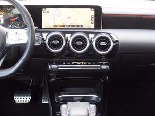 Mercedes-Benz CLA 180 AMG Line Automatik Panorama AHK - bilder 17