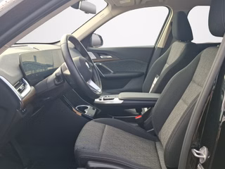 BMW X1 23 i xDrive Mild-Hybrid AUTOMATIK / AHK / NAVI / LED / SITZHEIZUNG - foto 4