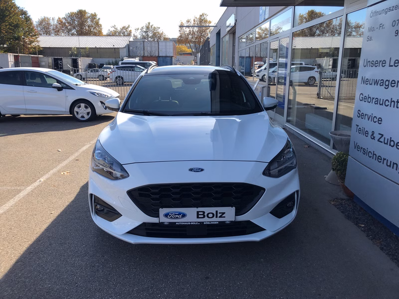 Ford Focus Turnier 150PS ST-Line,LED,Pano-Dach,AHK, Heckkl.Elektr.,Techno P, Parking P.,Mega Voll.