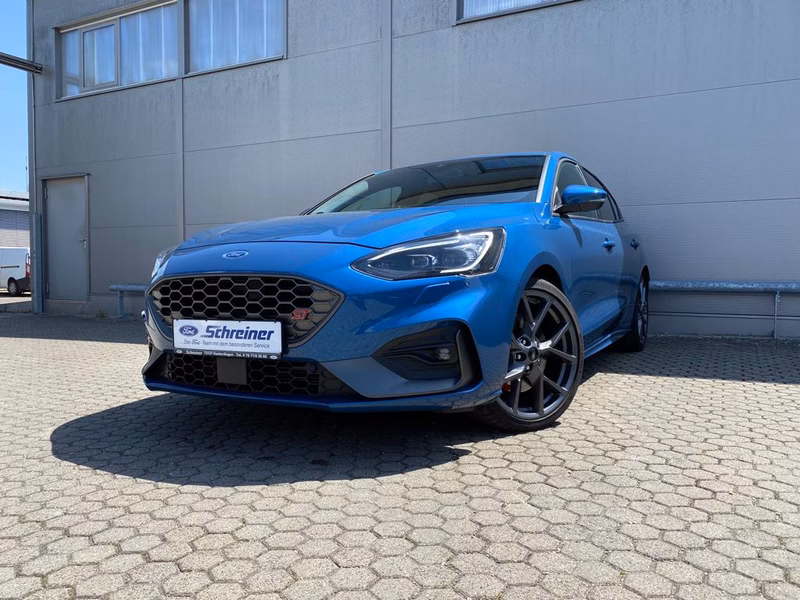 Ford Focus ST mit AHK | LED | ACC