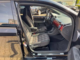 Volkswagen up! 1.0 TSI GTI - foto 16