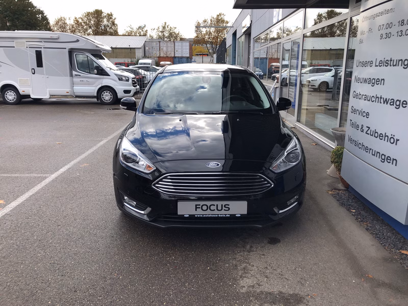 Ford Focus Turnier Titanium,Automatik,Bi-Xenon,Bussines Paket 2, Winter P. ,Top